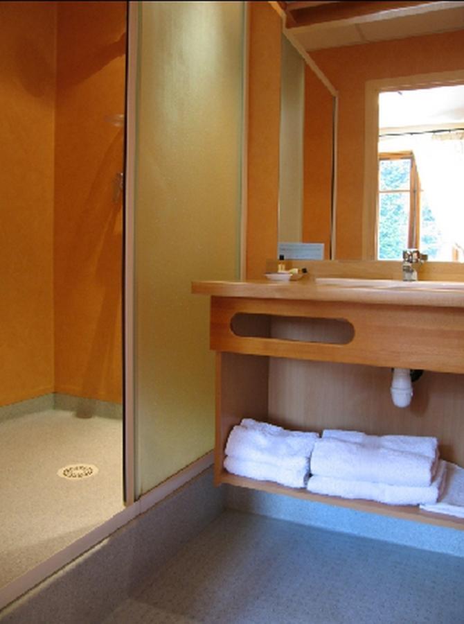 Hotel La Clairiere Chambon-sur-Dolore Bilik gambar
