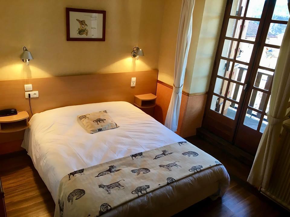 Hotel La Clairiere Chambon-sur-Dolore Luaran gambar